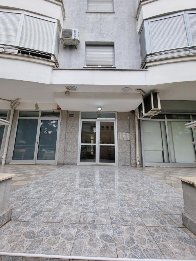 One Bedroom Centre Apartment Podgorica Ngoại thất bức ảnh