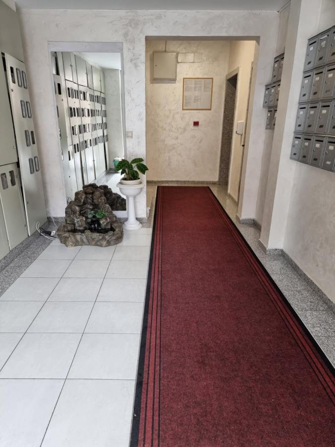 One Bedroom Centre Apartment Podgorica Ngoại thất bức ảnh
